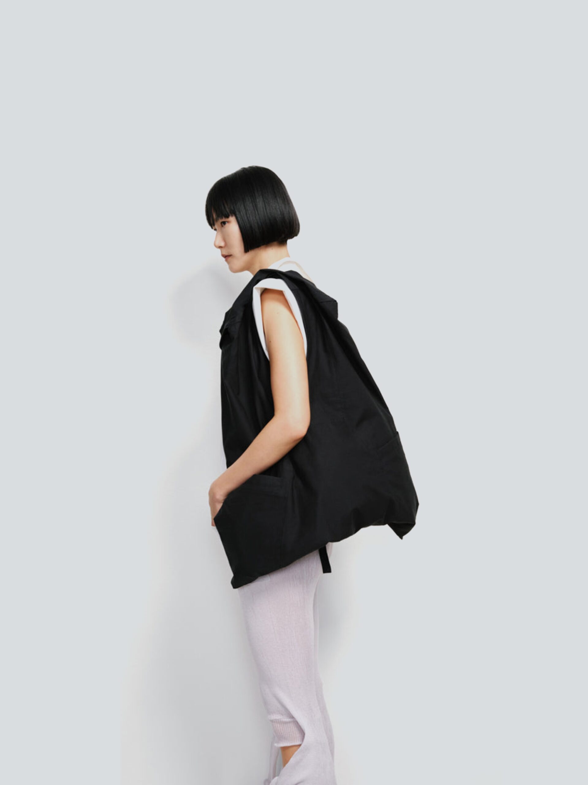 WEARABLE TOTE