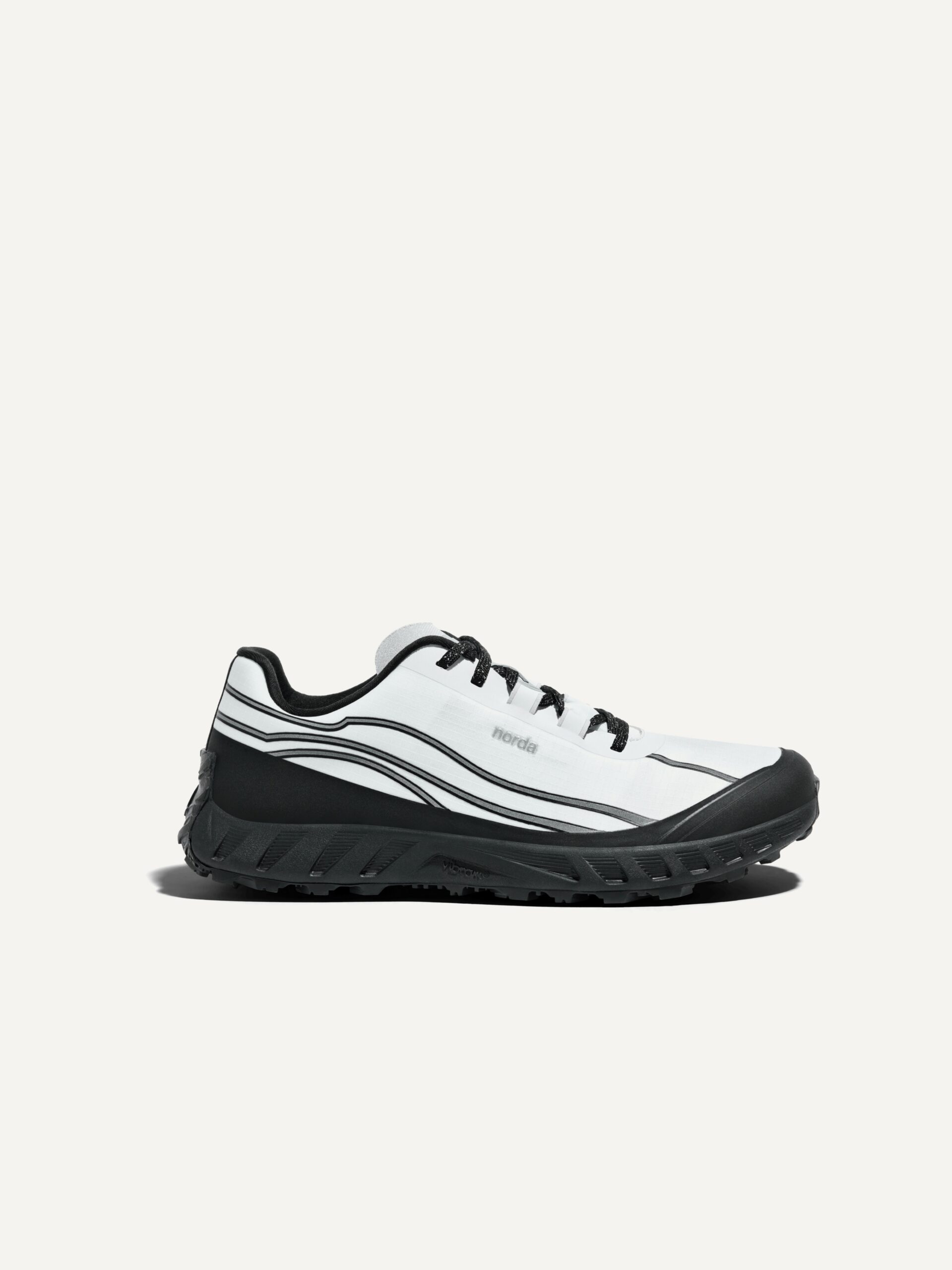 002 – M – Alpine White